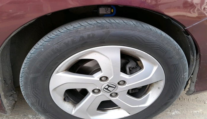 2014 Honda City 1.5L I-DTEC V, Diesel, Manual, 2,43,779 km, tyre