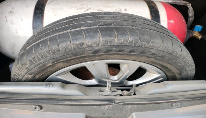 2018 Tata Tiago XZ PETROL, Petrol, Manual, 1,40,874 km, tyre