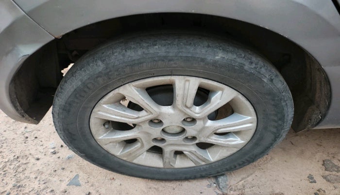 2018 Tata Tiago XZ PETROL, Petrol, Manual, 1,40,874 km, tyre