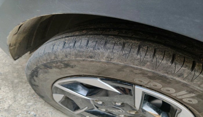 2024 KIA SONET HTX 1.5 DIESEL IMT, Diesel, Manual, 15,812 km, tyre