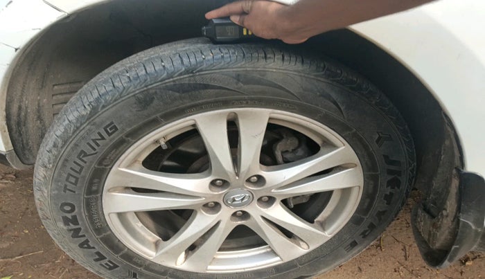 2011 Hyundai Santa Fe 4 WD AT, Diesel, Automatic, 2,26,165 km, tyre