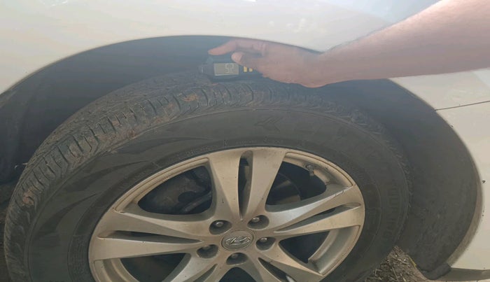 2011 Hyundai Santa Fe 4 WD AT, Diesel, Automatic, 2,26,165 km, tyre