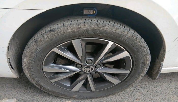 2023 Skoda SLAVIA STYLE 1.5L TSI MT, Petrol, Manual, 18,911 km, tyre