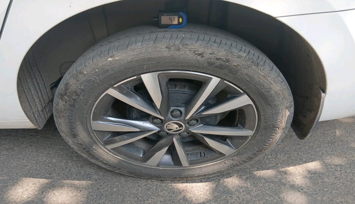 2023 Skoda SLAVIA STYLE 1.5L TSI MT, Petrol, Manual, 18,911 km, tyre