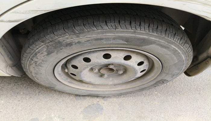 2019 Maruti Dzire VXI, Petrol, Manual, 77,599 km, tyre