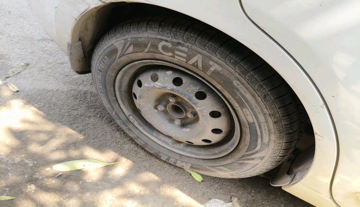 2019 Maruti Dzire VXI, Petrol, Manual, 77,599 km, tyre