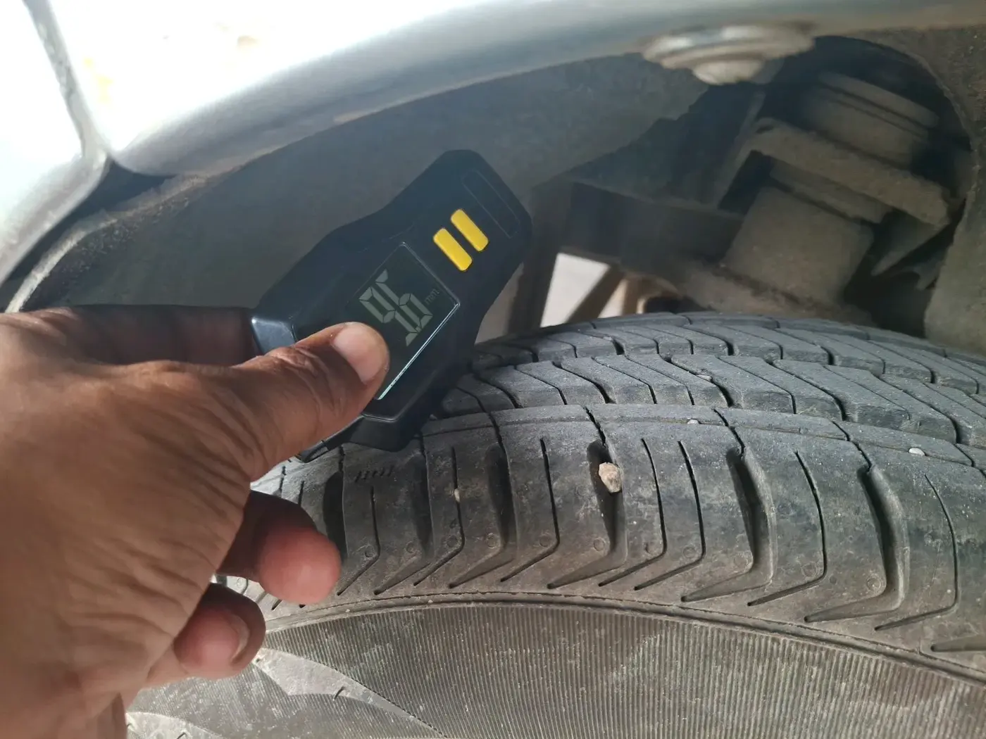 2015 Mahindra E2O T2, Electric, Automatic, 47,500 km, tyre