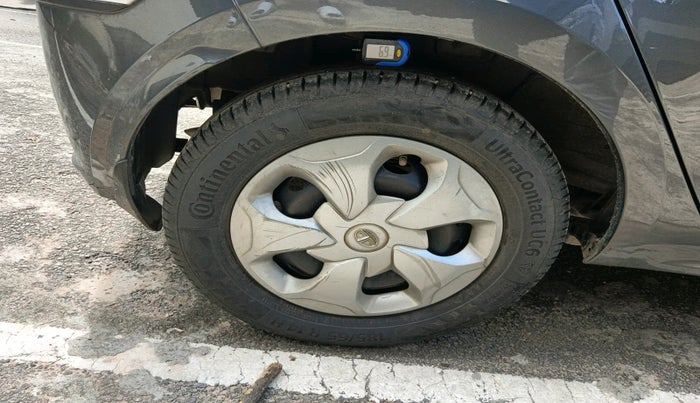 2020 Tata Tiago XT PETROL, Petrol, Manual, 70,489 km, tyre