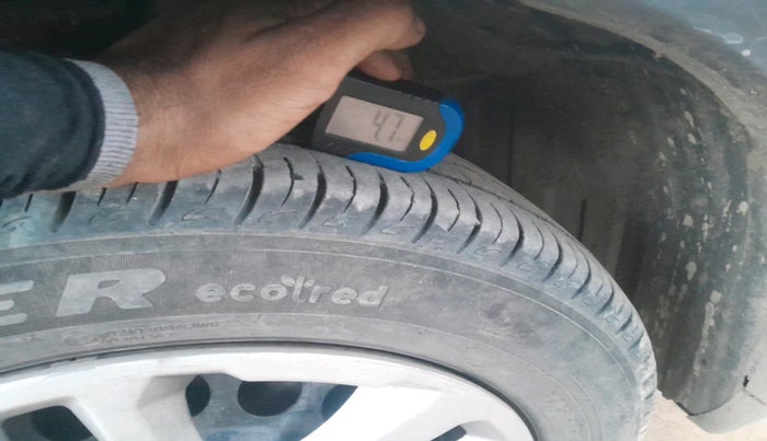 2018 Maruti Vitara Brezza VDI, Diesel, Manual, 1,70,543 km, tyre