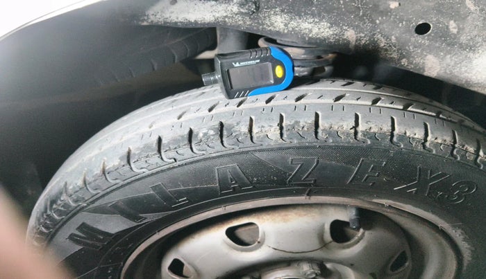 2013 Maruti Eeco 5 STR WITH A/C+HTR, Petrol, Manual, 74,069 km, tyre