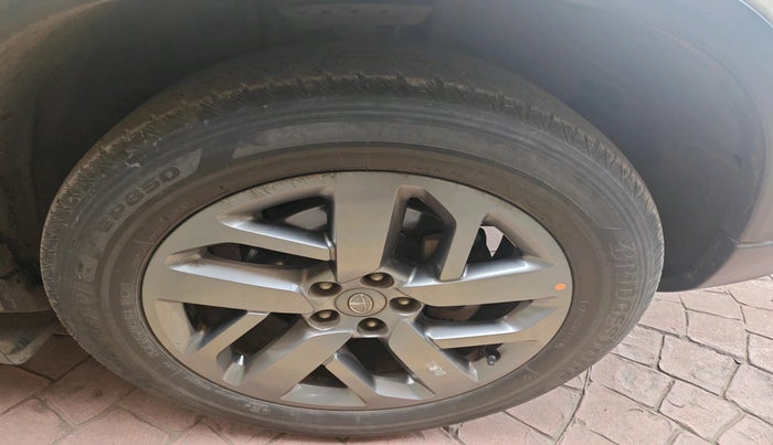 2021 Tata Safari XT PLUS, Diesel, Manual, 1,17,344 km, tyre