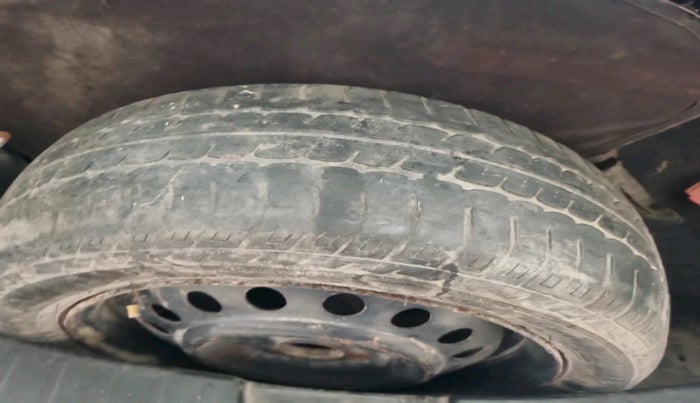 2015 Maruti Wagon R 1.0 VXI, Petrol, Manual, 1,91,725 km, tyre
