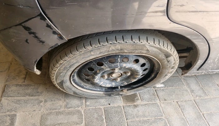 2015 Maruti Wagon R 1.0 VXI, Petrol, Manual, 1,91,725 km, tyre