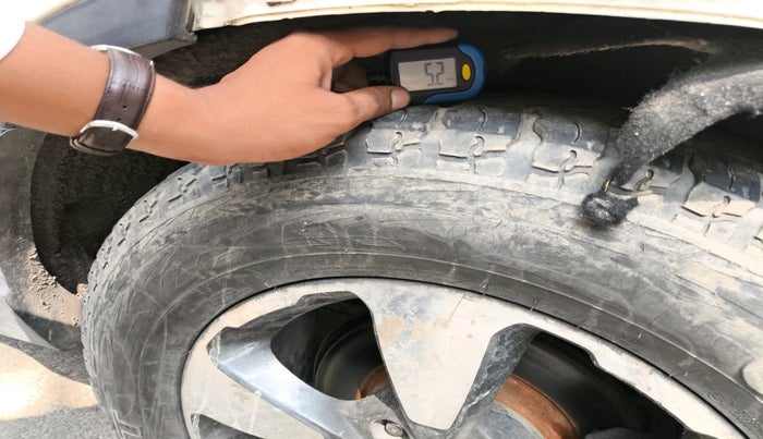 2018 Mahindra ALTURAS G4 4WD AT, Diesel, Automatic, 1,28,589 km, tyre