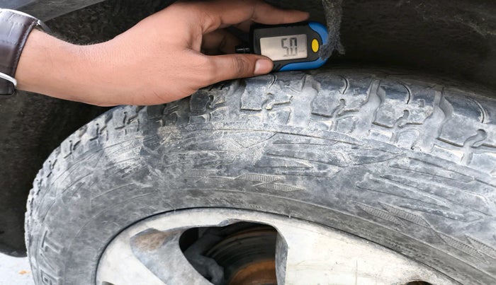 2018 Mahindra ALTURAS G4 4WD AT, Diesel, Automatic, 1,28,589 km, tyre