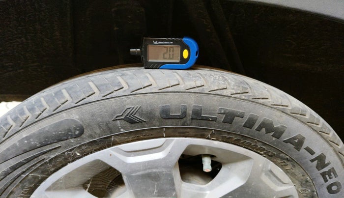 2018 Renault Kwid CLIMBER 1.0 AMT, Petrol, Automatic, 57,128 km, tyre