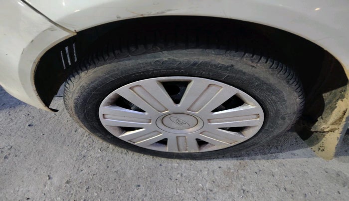 2010 Ford Figo ZXI 1.2 PETROL, Petrol, Manual, 57,147 km, tyre