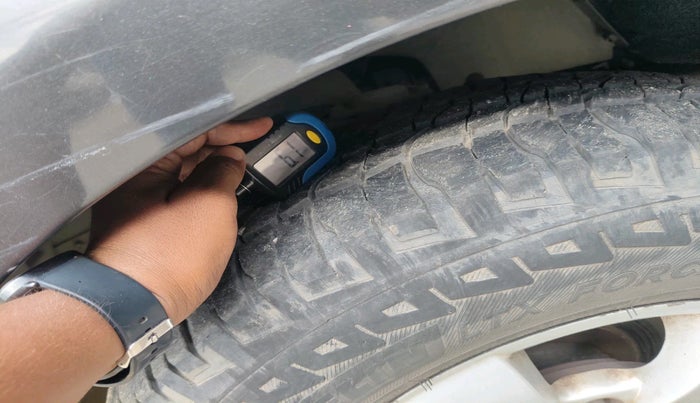 2016 Tata Safari Storme 2.2 VX 4X2, Diesel, Manual, 1,03,980 km, tyre