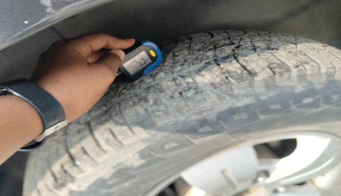 2016 Tata Safari Storme 2.2 VX 4X2, Diesel, Manual, 1,03,980 km, tyre