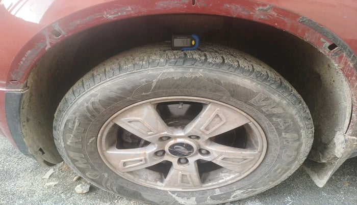 2013 Mahindra XUV500 W8, Diesel, Manual, 2,36,884 km, tyre