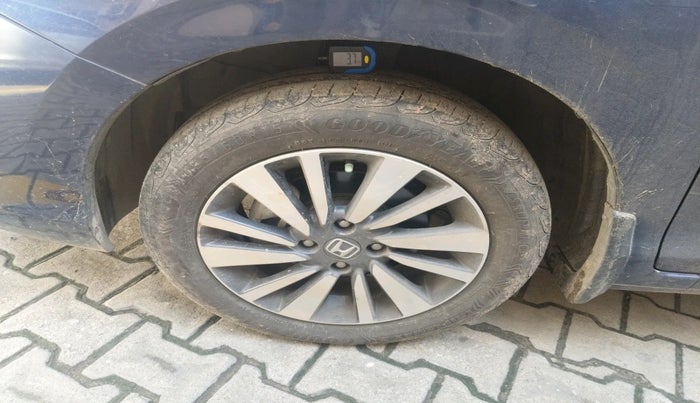 2023 Honda City 1.5L I-VTE V CVT, Petrol, Automatic, 24,355 km, tyre