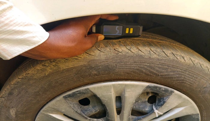 2020 Maruti Ertiga VXI CNG, Petrol, Manual, 95,771 km, tyre