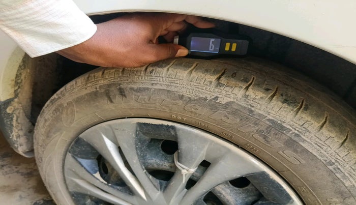 2020 Maruti Ertiga VXI CNG, Petrol, Manual, 95,771 km, tyre