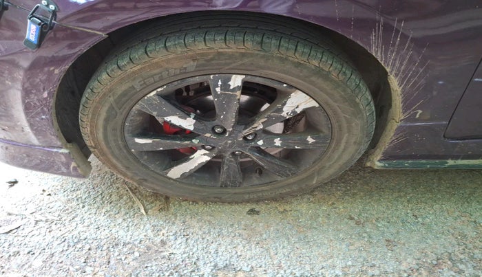 2012 Hyundai Verna FLUIDIC 1.6 VTVT SX, Petrol, Manual, 10,00,000 km, tyre