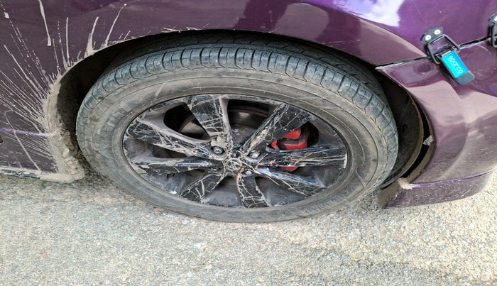 2012 Hyundai Verna FLUIDIC 1.6 VTVT SX, Petrol, Manual, 10,00,000 km, tyre