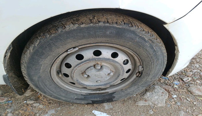 2016 Hyundai i10 MAGNA 1.1, Petrol, Manual, 1,72,888 km, tyre