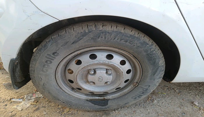 2016 Hyundai i10 MAGNA 1.1, Petrol, Manual, 1,72,888 km, tyre