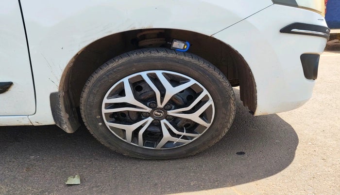 2015 Maruti Wagon R 1.0 VXI, Petrol, Manual, 1,28,701 km, tyre