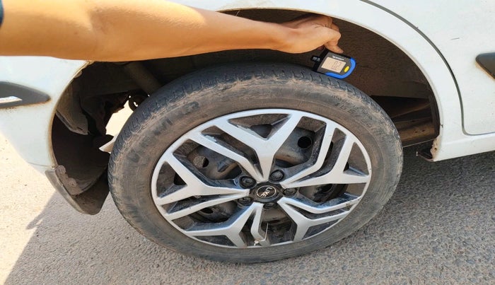 2015 Maruti Wagon R 1.0 VXI, Petrol, Manual, 1,28,701 km, tyre