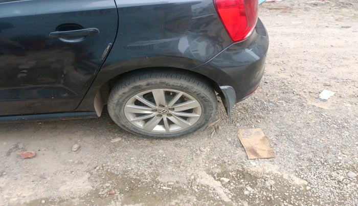 2015 Volkswagen Polo HIGHLINE1.2L, Petrol, Manual, 1,49,381 km, tyre