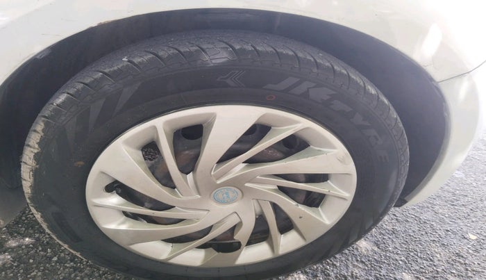 2017 Maruti IGNIS DELTA 1.2, Petrol, Manual, 63,057 km, tyre