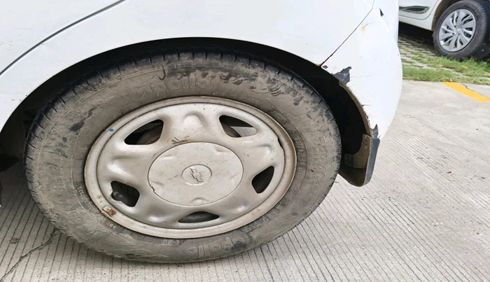 2013 Chevrolet Beat LT PETROL, Petrol, Manual, 93,938 km, tyre