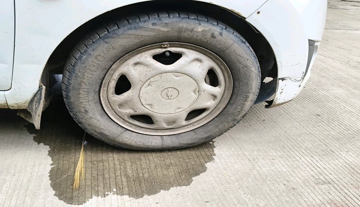 2013 Chevrolet Beat LT PETROL, Petrol, Manual, 93,938 km, tyre