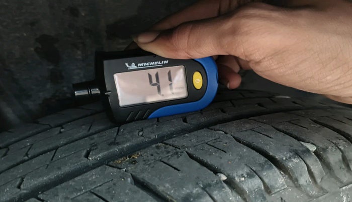 2024 Maruti Ertiga VXi (O), Petrol, Manual, 21,672 km, tyre