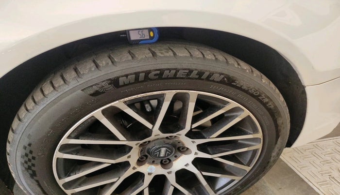 2016 Audi A4 35 TDI PREMIUM PLUS SUNROOF, Diesel, Automatic, 1,11,409 km, tyre