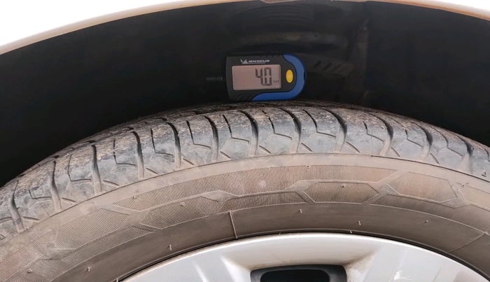 2012 Skoda Rapid AMBITION 1.6 TDI CR MT, Diesel, Manual, 1,23,540 km, tyre