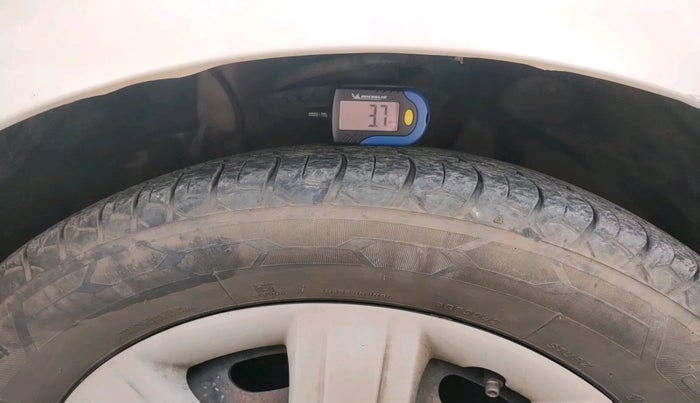 2012 Skoda Rapid AMBITION 1.6 TDI CR MT, Diesel, Manual, 1,23,540 km, tyre