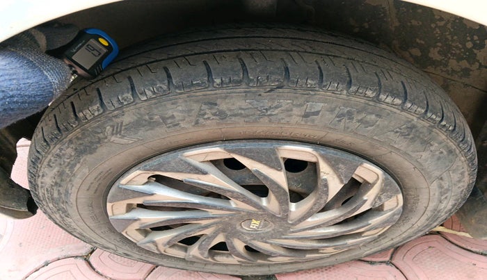 2011 Maruti Swift Dzire VXI, Petrol, Manual, 92,364 km, tyre