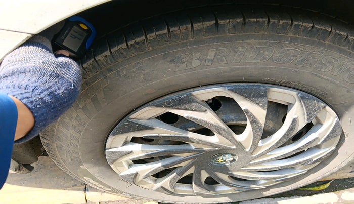 2011 Maruti Swift Dzire VXI, Petrol, Manual, 92,364 km, tyre
