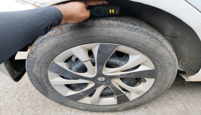 2011 Nissan Micra XV DIESEL, Diesel, Manual, 1,89,570 km, tyre