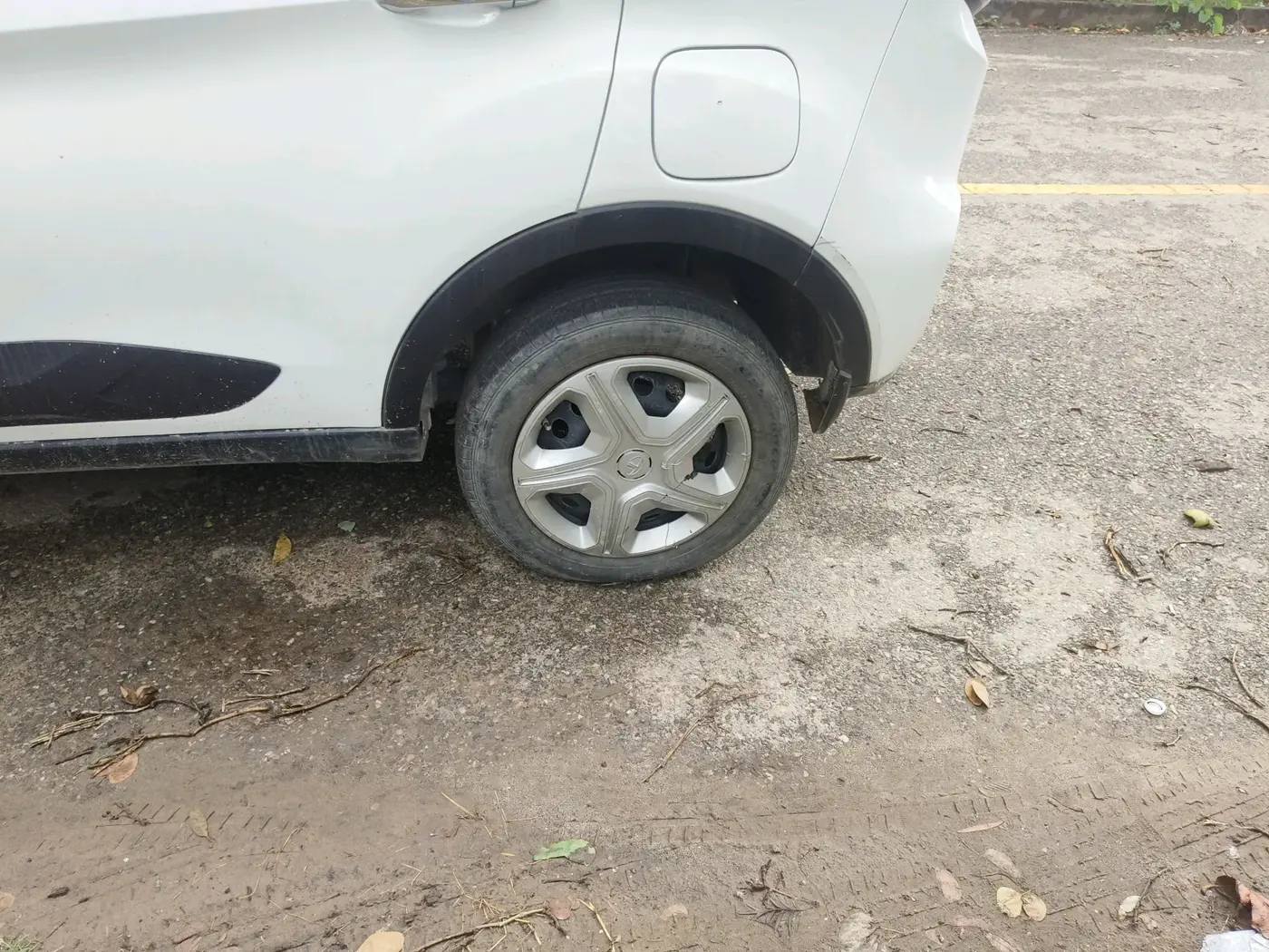 2021 Tata NEXON XM PETROL, Petrol, Manual, 44,900 km, tyre