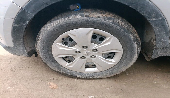 2018 Hyundai Creta E PLUS 1.6 PETROL, Petrol, Manual, 36,821 km, tyre