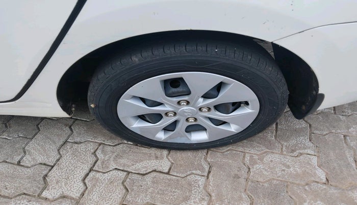 2018 Hyundai Xcent E+, Petrol, Manual, 77,789 km, tyre