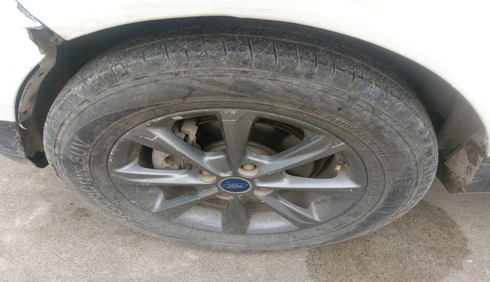 2020 Ford Ecosport TITANIUM 1.5L DIESEL, Diesel, Manual, 1,34,109 km, tyre