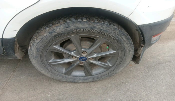 2020 Ford Ecosport TITANIUM 1.5L DIESEL, Diesel, Manual, 1,34,109 km, tyre