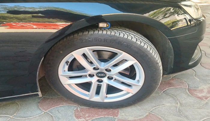 2022 Audi A4 40 TFSI Premium, Petrol, Automatic, 43,067 km, tyre